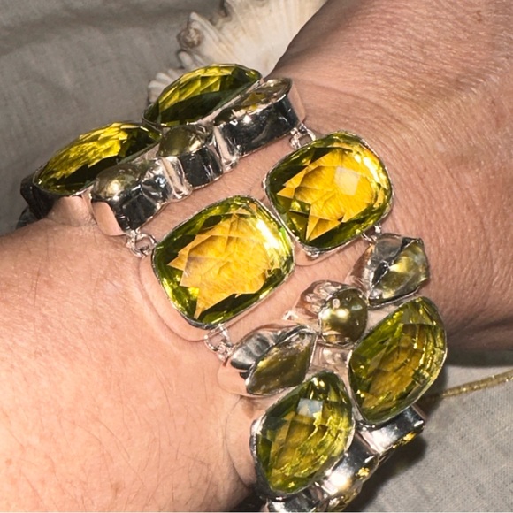 Sparkly Peridot + Citrine + Biwa Pearl multi-gem cluster statement cuff Bracelet - Picture 11 of 13